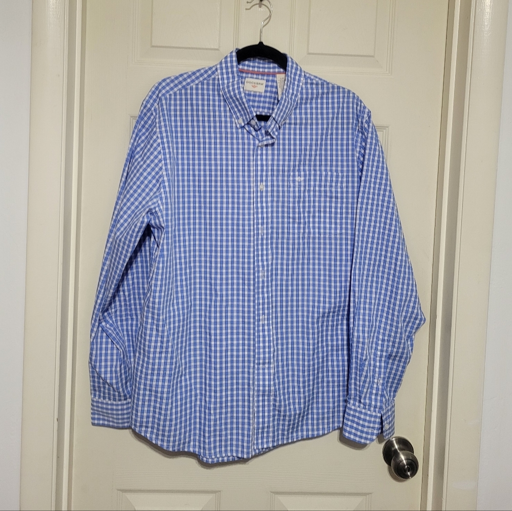 Men's Dockers L/G Checkered White/Blue Dress Shirt.